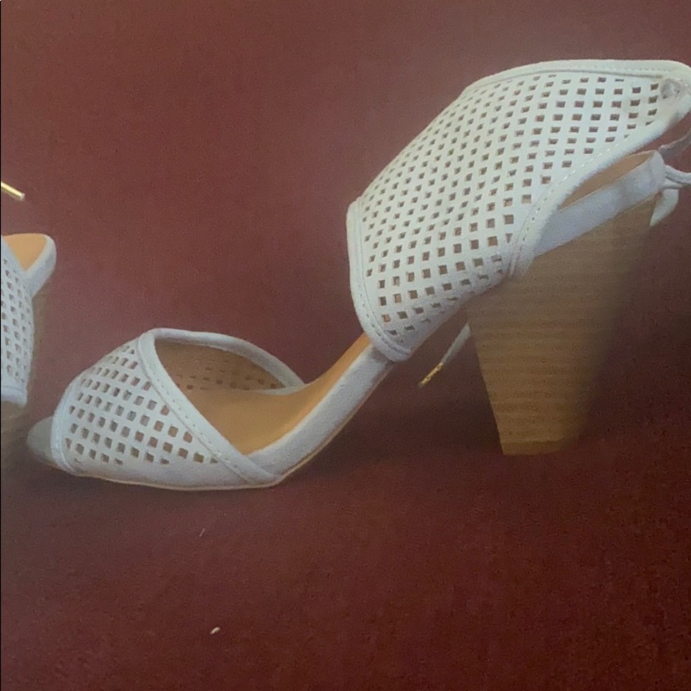 Women’s heels - Picture 2 of 2